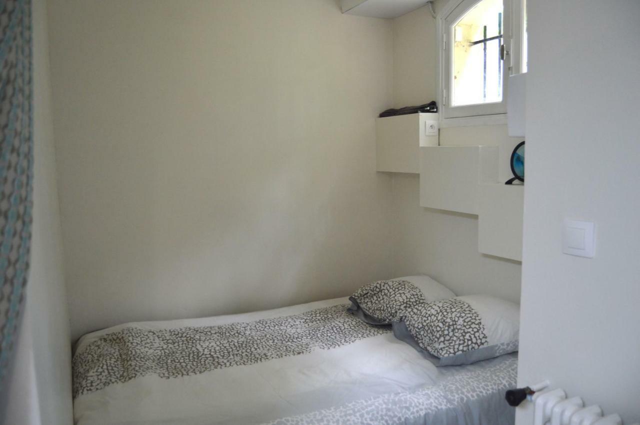 L'Escalere Bed & Breakfast Arnaud-Guilhem Bagian luar foto
