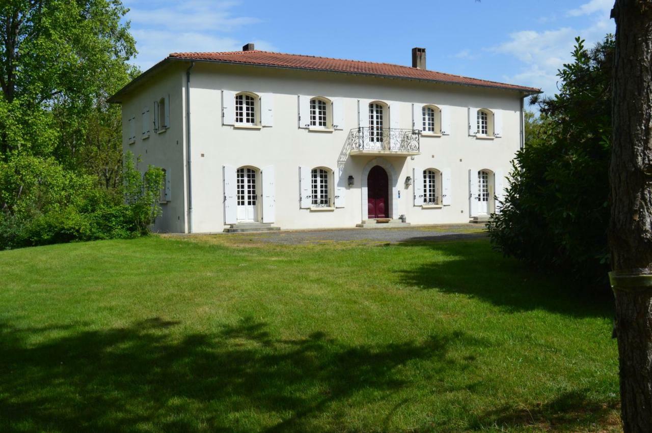 L'Escalere Bed & Breakfast Arnaud-Guilhem Bagian luar foto