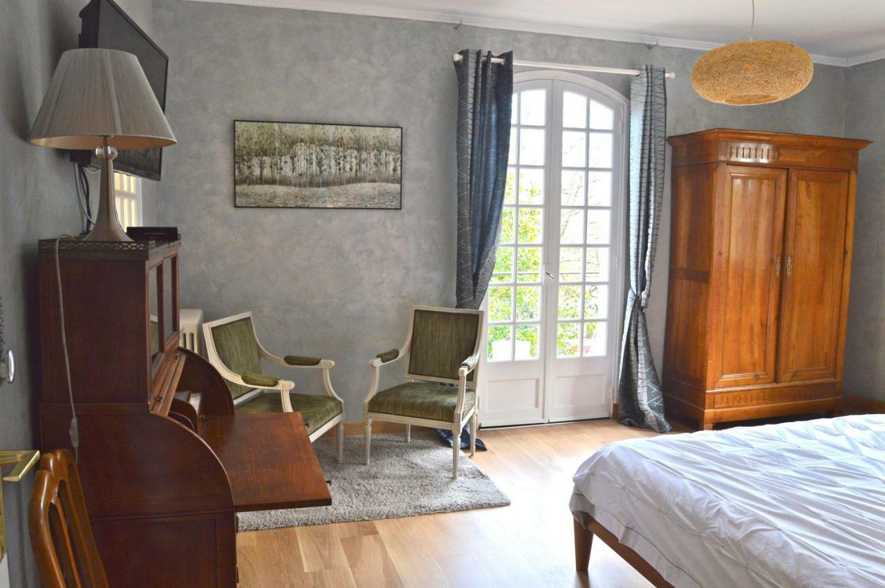 L'Escalere Bed & Breakfast Arnaud-Guilhem Bagian luar foto